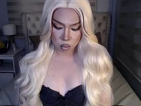 Snapshot of RebecaNextToYou chatting on 02-21-26, 04:52 RebecaNextToYou online show from 02-21-26, 04:52