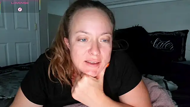 julimonroe online show from 10-08-25, 03:04