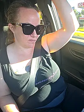 julimonroe online show from 10-16-25, 03:02