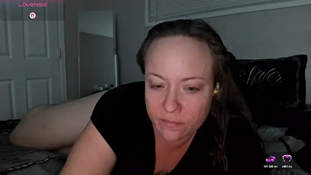 julimonroe online show from 11-28-25, 02:03