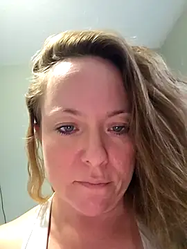 julimonroe online show from 01-06-26, 09:07