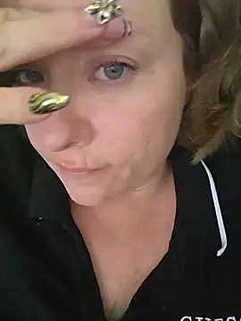julimonroe online show from 05-26-26, 02:18