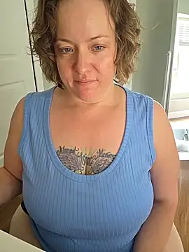 julimonroe online show from 06-04-26, 05:52