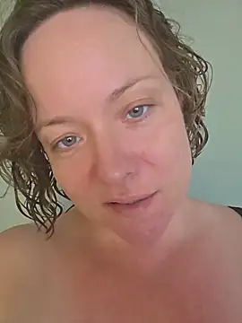 julimonroe online show from 06-06-26, 01:43
