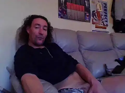 Snapshot of slick_tee chatting on 02-04-25, 03:26 slick tee online show from 02-04-25, 03:26