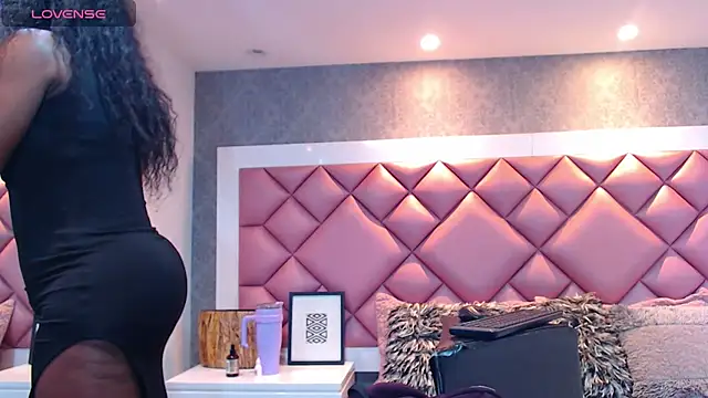 DanielaDuff online show from 11-19-25, 09:26