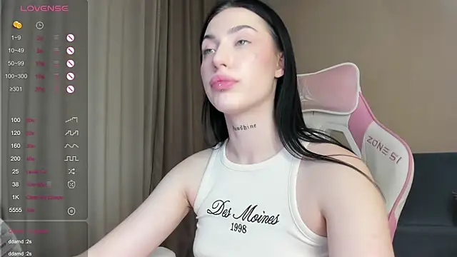 JenniferQueen11 online show from 01-29-25, 12:02