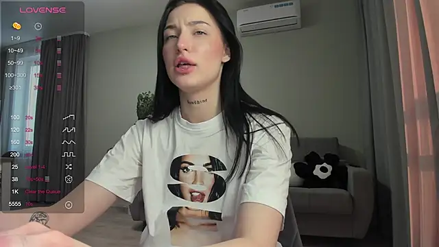 JenniferQueen11 online show from 02-07-25, 10:40