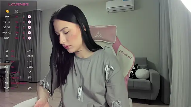 JenniferQueen11 online show from 02-08-25, 02:27