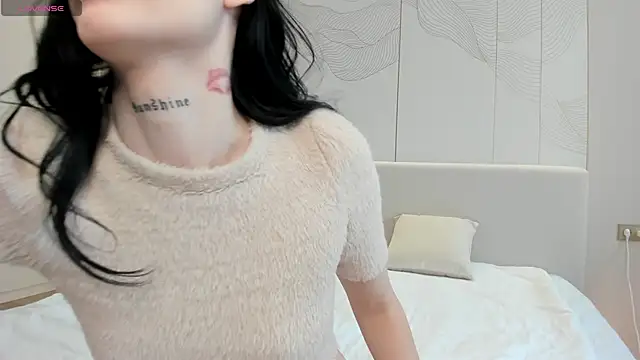 JenniferQueen11 online show from 11-29-25, 05:32