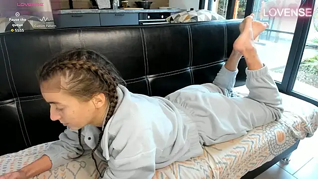 ElizSweet online show from 01-13-26, 10:53