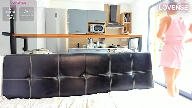 ElizSweet online show from 04-06-26, 06:58