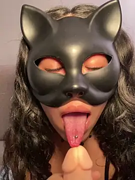 Snapshot of nenalayla chatting on 01-17-25, 10:12 nenalayla online show from 01-17-25, 10:12