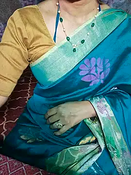 Snapshot of XBHUUME chatting on 01-29-25, 05:24 XBHUUME online show from 01-29-25, 05:24