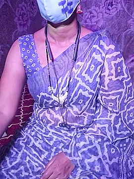 Snapshot of XBHUUME chatting on 10-30-25, 04:19 XBHUUME online show from 10-30-25, 04:19