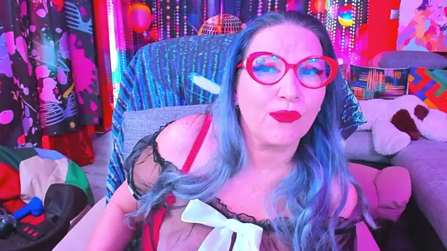 mature lisa naughty online show from 03-07-25, 02:56