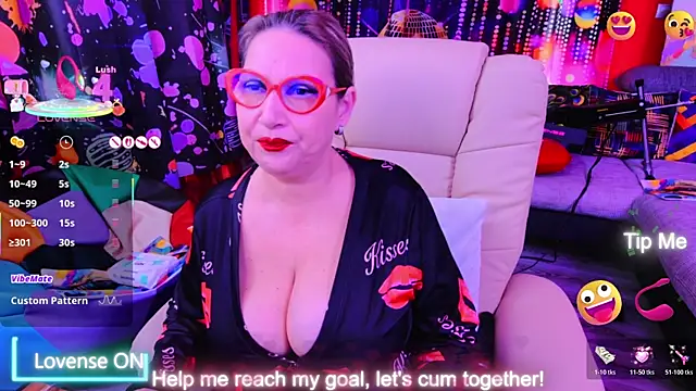 Snapshot of mature_lisa_naughty chatting on 02-08-26, 11:02 mature lisa naughty online show from 02-08-26, 11:02