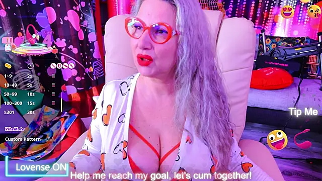 Snapshot of mature_lisa_naughty chatting on 02-14-26, 10:45 mature lisa naughty online show from 02-14-26, 10:45