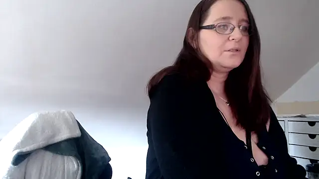 Snapshot of LeaLove86 chatting on 03-08-25, 01:36 LeaLove86 online show from 03-08-25, 01:36