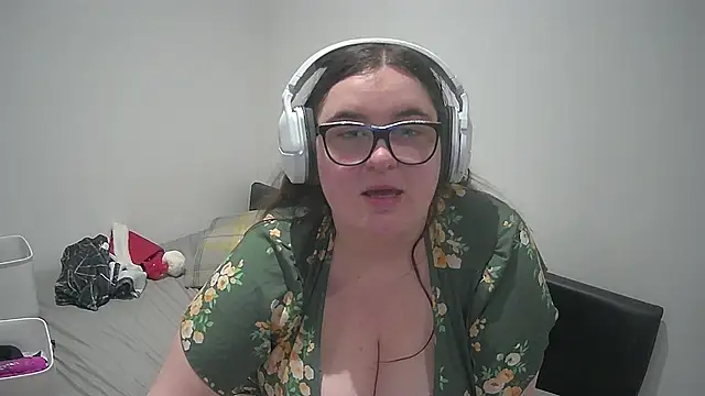 Snapshot of Rebecca_Summer chatting on 12-21-24, 05:25 Rebecca Summer online show from 12-21-24, 05:25