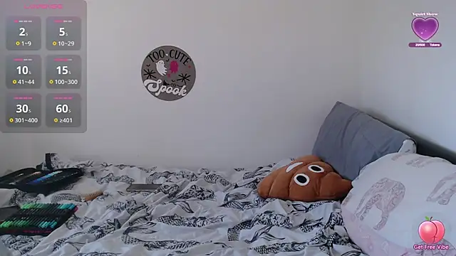 Snapshot of Rebecca_Summer chatting on 09-25-25, 12:20 Rebecca Summer online show from 09-25-25, 12:20