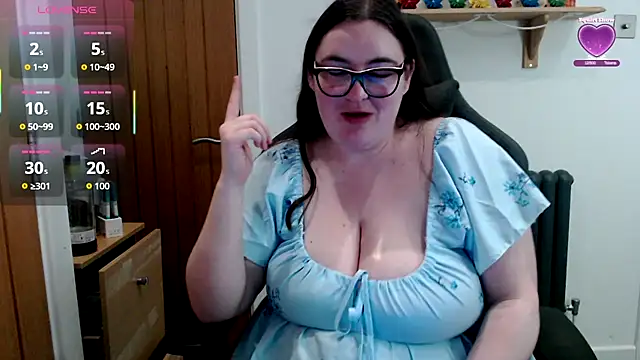 Rebecca Summer online show from 04-11-26, 07:45