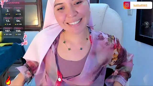 MatchedEyebrow online show from 10-23-25, 09:24