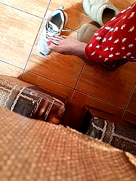 Snapshot of feet_toes chatting on 02-26-25, 06:15 feet toes online show from 02-26-25, 06:15