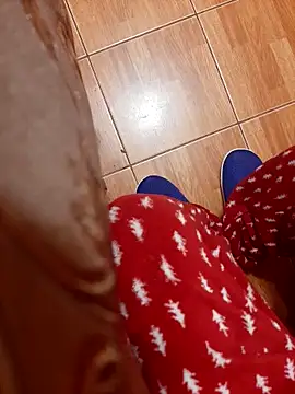 Snapshot of feet_toes chatting on 10-22-25, 04:24 feet toes online show from 10-22-25, 04:24