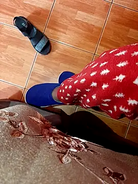 Snapshot of feet_toes chatting on 12-15-25, 06:17 feet toes online show from 12-15-25, 06:17