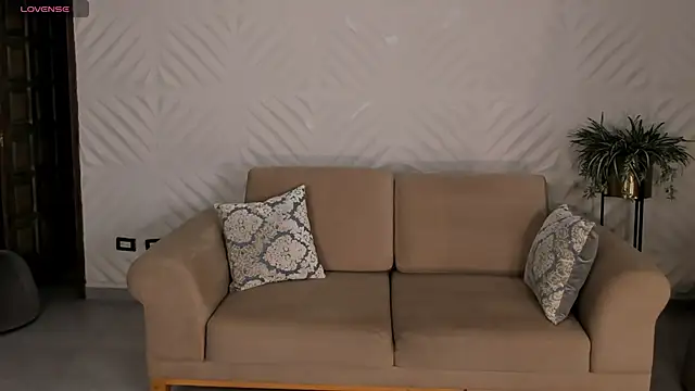 MadelineFox online show from 04-21-26, 09:04