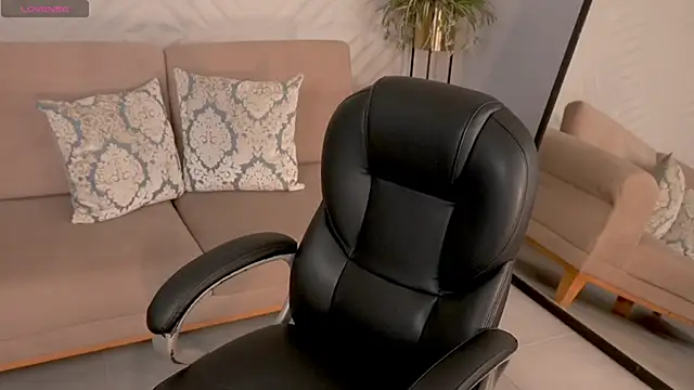 MadelineFox online show from 04-25-26, 08:28