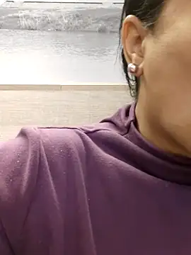 Molly newman6 online show from 11-30-25, 01:04