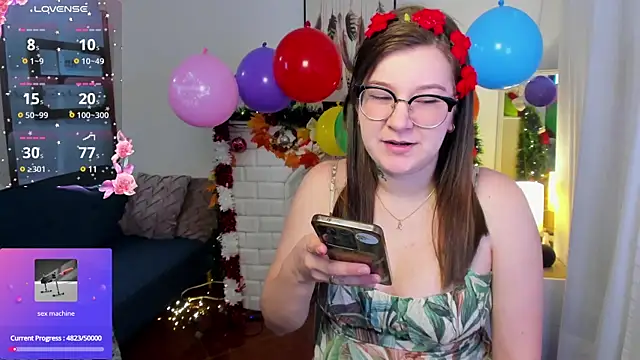 Snapshot of HunnyyLove chatting on 12-12-24, 04:10 HunnyyLove online show from 12-12-24, 04:10