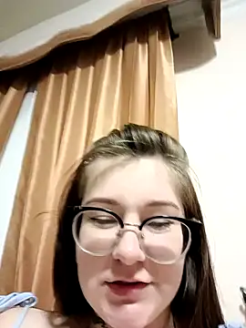 Snapshot of HunnyyLove chatting on 12-17-24, 10:43 HunnyyLove online show from 12-17-24, 10:43