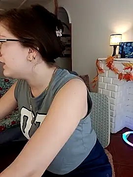 Snapshot of HunnyyLove chatting on 01-27-25, 07:13 HunnyyLove online show from 01-27-25, 07:13