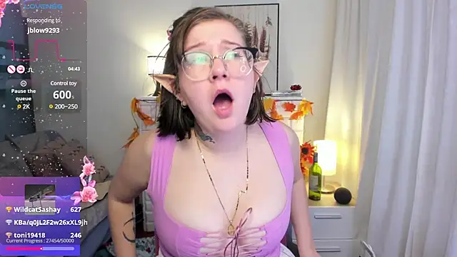 Snapshot of HunnyyLove chatting on 02-28-25, 09:12 HunnyyLove online show from 02-28-25, 09:12