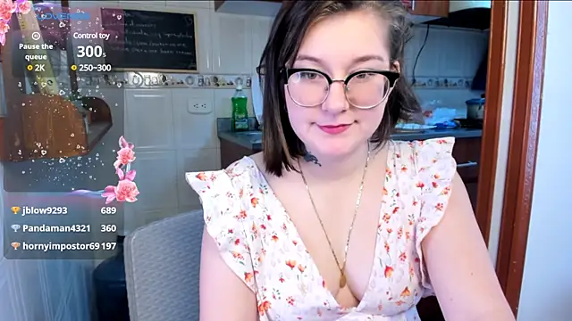 Snapshot of HunnyyLove chatting on 03-08-25, 08:57 HunnyyLove online show from 03-08-25, 08:57