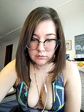 Snapshot of HunnyyLove chatting on 03-10-25, 04:46 HunnyyLove online show from 03-10-25, 04:46