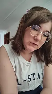 Snapshot of HunnyyLove chatting on 10-13-25, 04:40 HunnyyLove online show from 10-13-25, 04:40