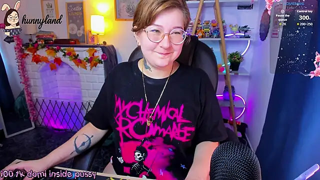 Snapshot of HunnyyLove chatting on 02-16-26, 03:08 HunnyyLove online show from 02-16-26, 03:08