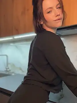 Snapshot of Camilla_Railian chatting on 01-20-25, 10:37 Camilla Railian online show from 01-20-25, 10:37