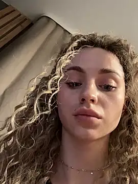 Snapshot of Camilla_Railian chatting on 01-26-25, 06:16 Camilla Railian online show from 01-26-25, 06:16