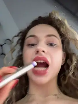 Snapshot of Camilla_Railian chatting on 02-13-25, 10:22 Camilla Railian online show from 02-13-25, 10:22