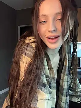 Snapshot of Camilla_Railian chatting on 03-07-25, 06:54 Camilla Railian online show from 03-07-25, 06:54