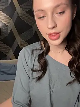 Snapshot of Camilla_Railian chatting on 03-20-25, 04:20 Camilla Railian online show from 03-20-25, 04:20