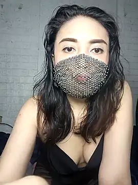 Snapshot of _Shimmerlyn_ chatting on 12-23-25, 06:44 Shimmerlyn online show from 12-23-25, 06:44