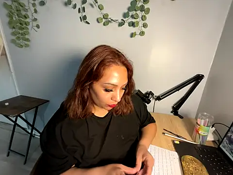 Snapshot of linalooove chatting on 09-11-25, 05:57 linalooove online show from 09-11-25, 05:57