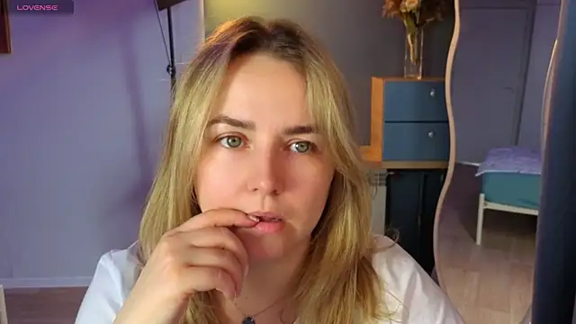 Mira Mermayd online show from 04-28-26, 01:48