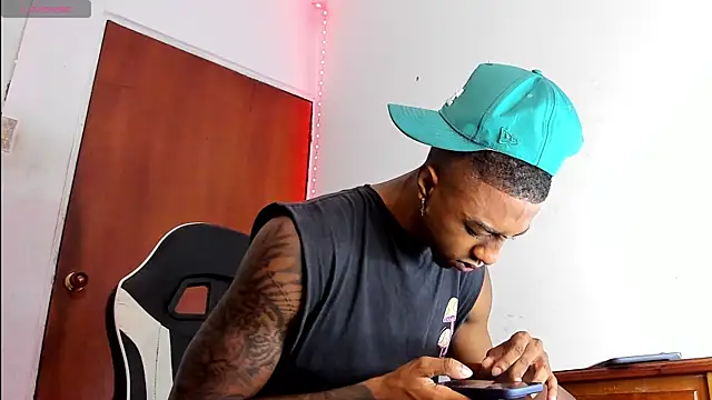 YeremiBrowm online show from 12-04-24, 04:16